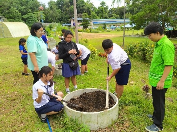 สำนักงานพัฒนาชุมชนอำเภอเกาะกูด ร่วมขับเคลื่อนการพัฒนาชุมชนอย่างยั่งยืน ผ่านโครงการกิจกรรม "1 อำเภอ 1 กิจกรรม เสริมทักษะ สุขภาพ และพัฒนาการของเด็กและเยาวชน"