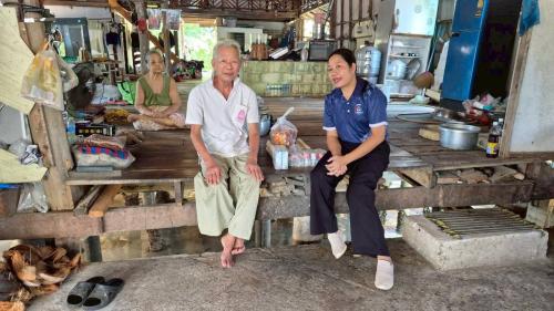 สพอ.เกาะกูด ร่วมด้วยเจ้าหน้าที่พัฒนาชุมชนจังหวัดตราด ลงพื้นที่มอบสิ่งของสาธารณูปโภคแก่ครัวเรือน TPMAP ในพื้นที่อำเภอเกาะกูด
