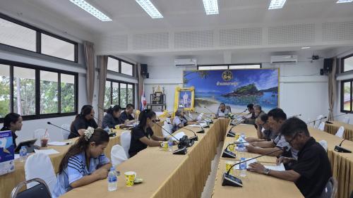 สำนักงานพัฒนาชุมชนอำเภอเกาะกูดเข้าร่วมประชุมพิจารณาช่วยเหลือผู้ประสบภัย/ผู้ประสบภัยทางสังคม